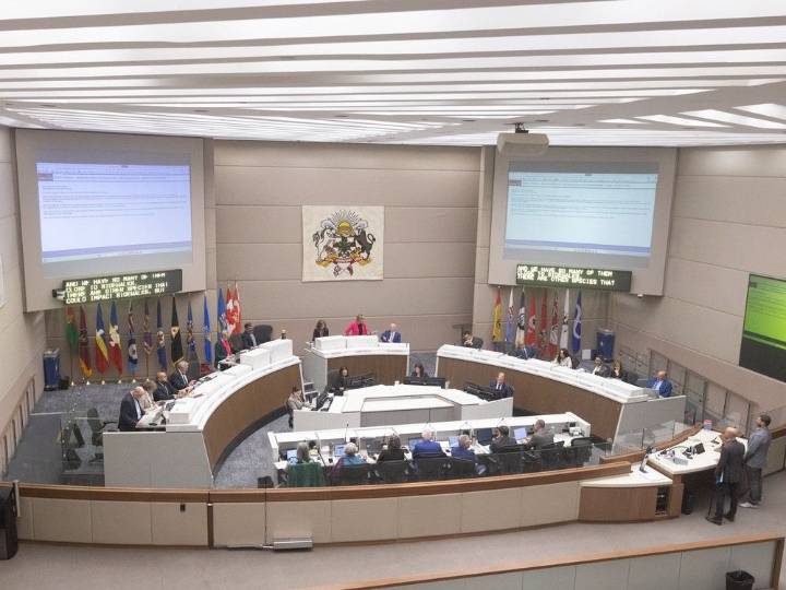 City hall bosses tell councillors - if you've got a problem, call 311