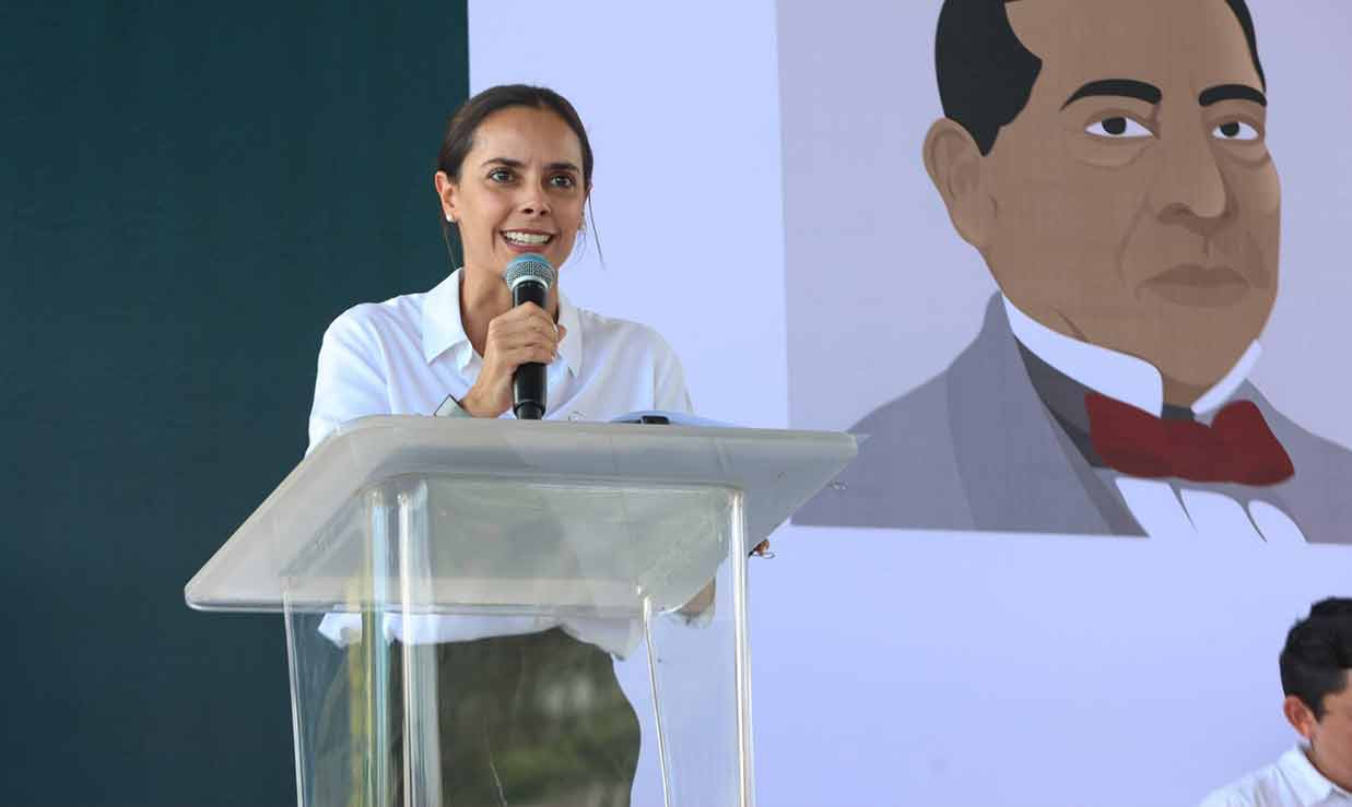 Ana Paty Peralta destaca importancia de estímulos educativos para jóvenes
