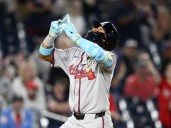Acuña Jr. acelera el trote en la recta final