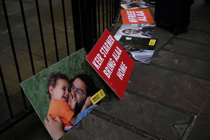Egypt's President Sisi pardons high-profile Egyptian-British activist Alaa Abd El