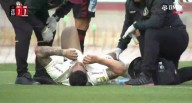 ¡Entre lágrimas! Anderson Santamaría salió lesionado del Universitario vs Melgar