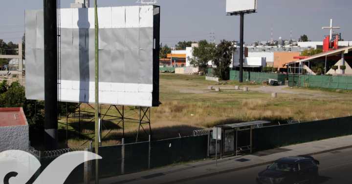 Gobierno aún en busca de maquinaria para retiro de espectaculares
