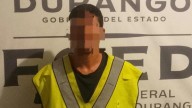 Hombre ebrio se mete a la fuerza a vivienda para golpear a su ex pareja y su compadre en Gómez Palacio
