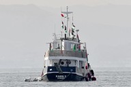 Tras varios retrasos, la flotilla que lleva ayuda humanitaria a Gaza partió de Túnez