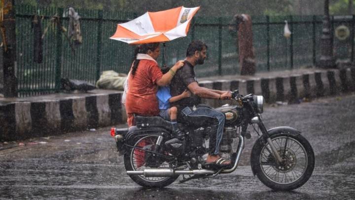 What's behind the sudden spell of heavy rain in Delhi
