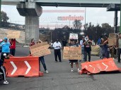 MANIFESTANTES BLOQUEARON LA CALZADA ZARAGOZA A LA ALTURA DEL PUENTE DE LA CONCORDIA