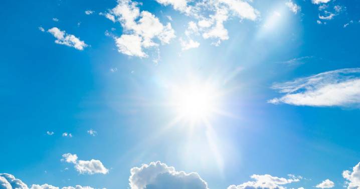 Summer feel sticking around in North Texas with heat index in the upper 90s