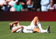 ¡Se encienden las alarmas en México! Raúl Jiménez sale lesionado tras hacerle gol al Dibu Martínez