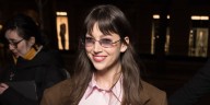 Úrsula Corberó muestra su embarazo en Instagram en chándal y presumiendo de tripa