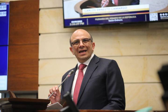 Senado eligió a Carlos Camargo como nuevo magistrado de la Corte Constitucional