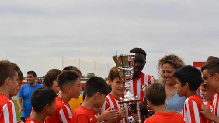El fútbol infantil ofrece una previa de lujo a la Tomatá en Talavera la Real