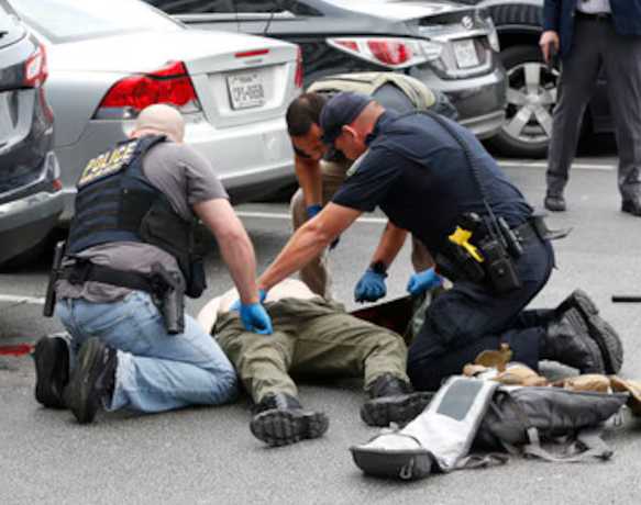 Tiroteo en centro del ICE deja 2 inmigrantes muertos y 1 herido grave