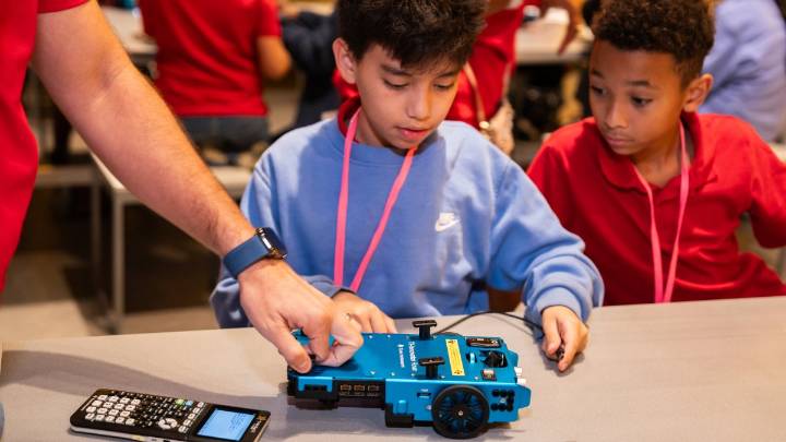 United Way STEM Fest sparks curiosity for future careers