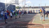 Realizan clínica de baloncesto en cancha de Barrio La Guardia