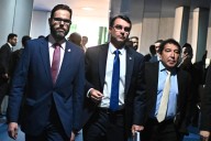 Hijo de Jair Bolsonaro acusó al juez Alexandre de Moraes de falsificar pruebas contra su padre