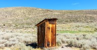 How to Poop Outdoors in a Way That Won't Piss Off the Environment and Other Hikers