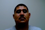 Arrestan a hombre por intentar remolcar un vehículo de ICE durante operativo migratorio