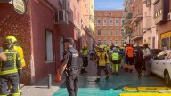 Un colombiano sigue en estado crítico después de fuerte explosión por fuga de gas, en un local del barrio Vallecas de Madrid