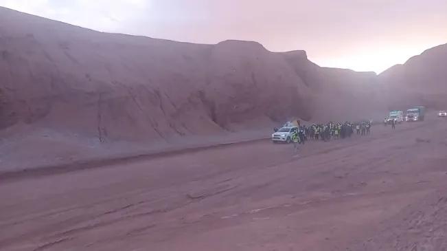 Video: Entre arena y plegarias, la Puna salteña se rinde ante la fe de los peregrinos