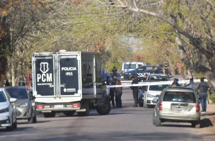 Femicidio en Mendoza: asesinaron a una mujer de un puntazo en la axila y detuvieron a su expareja