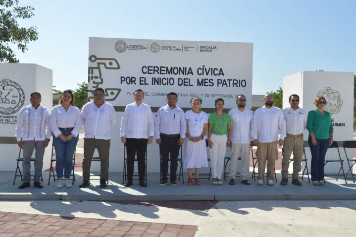 Playa del Carmen inicia el mes patrio con llamado a la unidad y al compromiso ciudadano