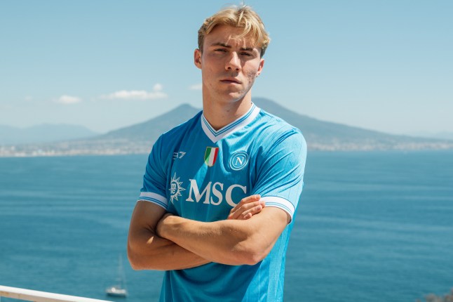 Rasmus Hojlund ‘considers himself better’ than Benjamin Sesko after Man Utd exit
