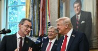 Trump y Pfizer anuncian acuerdo para bajar los precios de medicamentos en EEUU