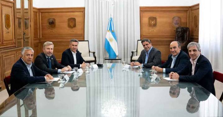 El Gobierno lanzó la mesa federal con gobernadores en la Casa Rosada: las caras del primer encuentro