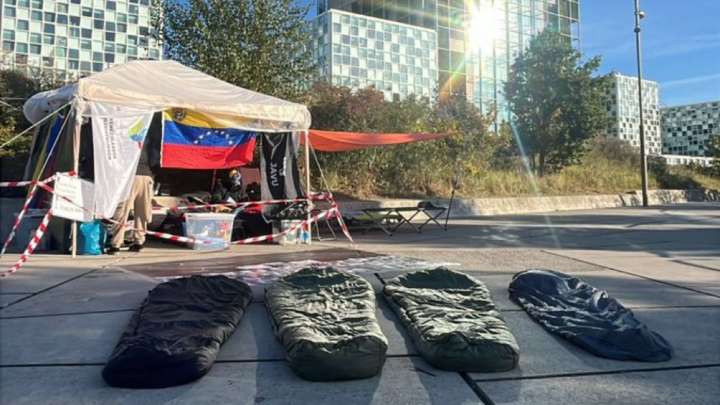 Activistas venezolanos cumplen una semana en huelga de hambre frente a la CPI #8Sep
