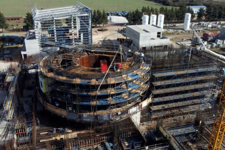 La oposición intentará declarar al sistema nuclear argentino como “bien público estratégico y no enajenable”