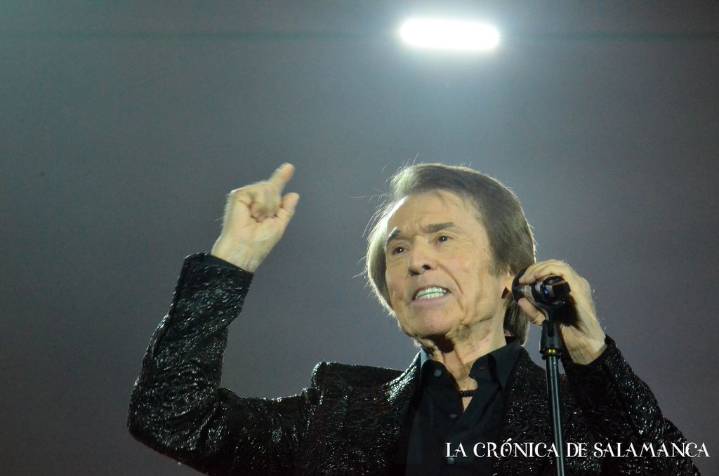 Raphael suspende el concierto de Zamora por un proceso gripal