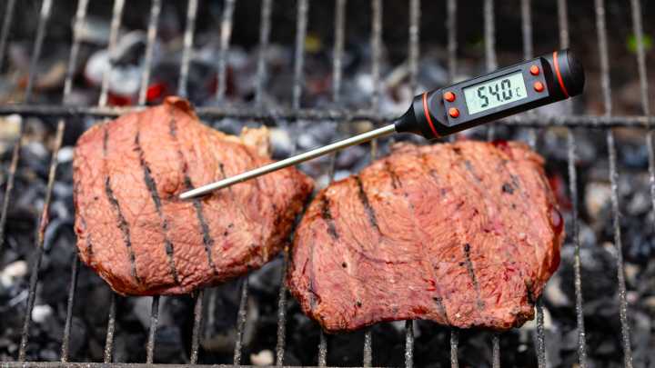 How To Use A Thermometer To Check Heat Levels While Grilling