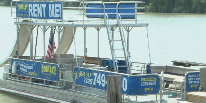 Local marina helps rescue boaters after crash