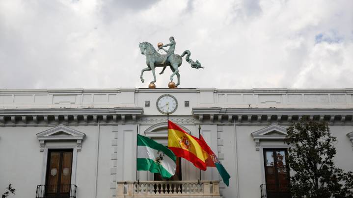 Carazo destaca una reducción de la deuda financiera del Ayuntamiento en "más de 16 millones" desde 2023