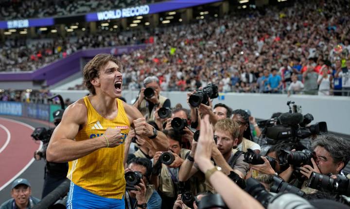 Armand “Mondo” Duplantis rompe récord mundial de salto con pértiga por decimocuarta vez