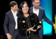 Alauda Ruiz de Azúa se consagra con la Concha de Oro por 'Los domingos'