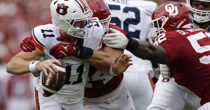 Miscues cost Auburn in loss at Oklahoma