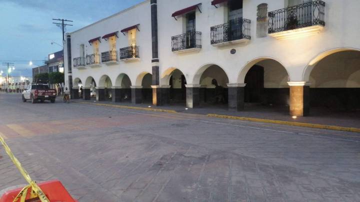 Difunden video donde custodio del penal de Huejotzingo patea y golpea a un interno