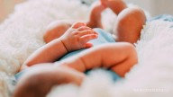Denuncia familia presunto retraso en cirugía vital para bebé prematuro en Monclova