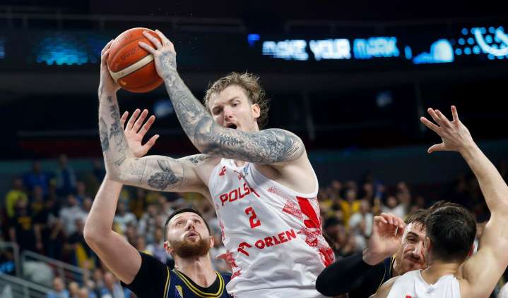 80-72: Ponitka y Lloyd llevan a Polonia a cuartos y despiertan a Bosnia de su sueño