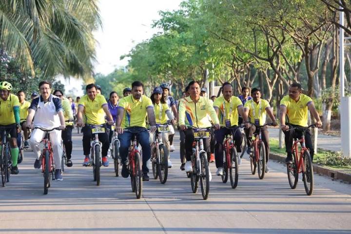 Fit India Sundays on Cycle: 800 Join 42nd Edition in Delhi