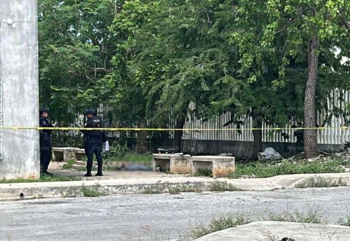 Ejecutan con tiro en la cabeza a joven en Prado Norte de Cancún
