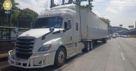 Muere repartidor tras ser arrollado y quedar bajo un auto en Pensador Mexicano