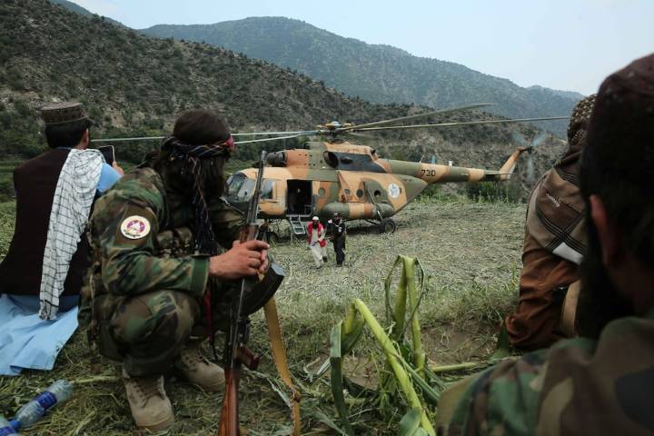 Talibanes aseguran que la educación en Afganistán debe capacitar para fabricar drones, misiles y bombas