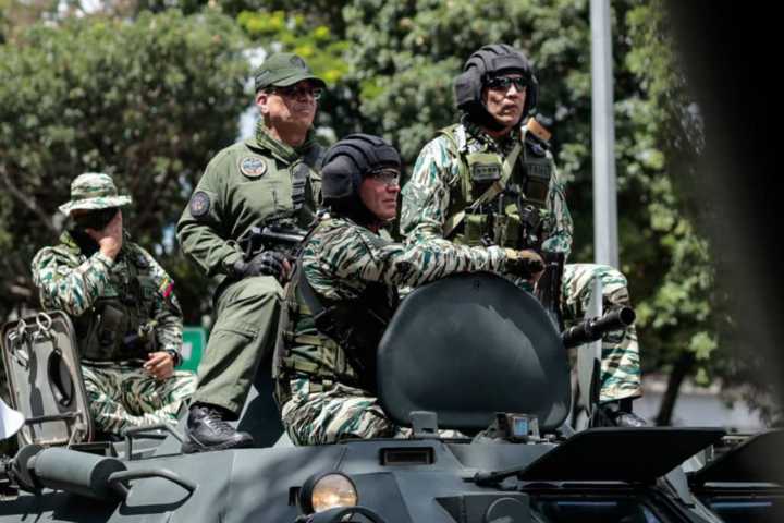 FAN realiza caravana con tanquetas por distintas vías de Caracas