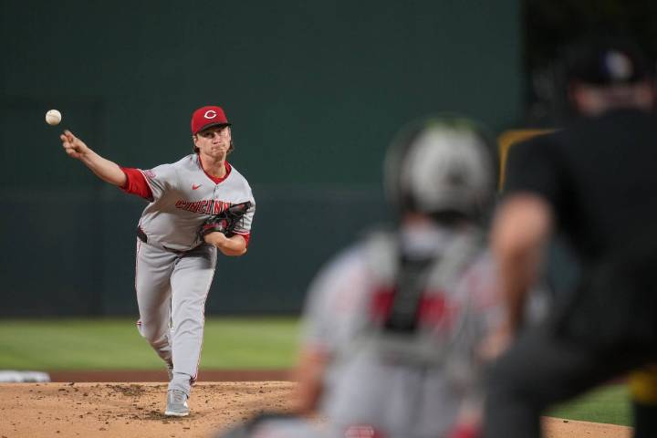 Reds watching the scoreboard, but not producing runs
