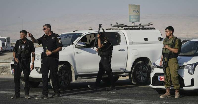 Aid driver kills two Israeli army personnel at border