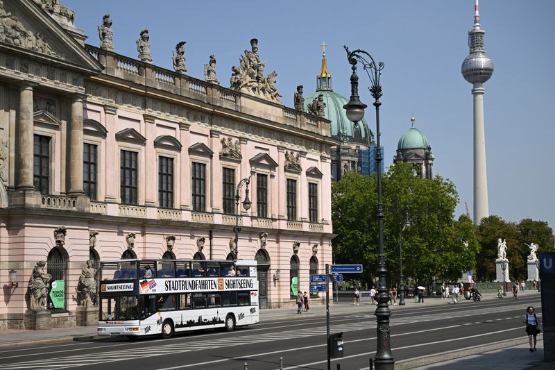 German hospitality sector revenues fall in disappointing summer, survey finds
