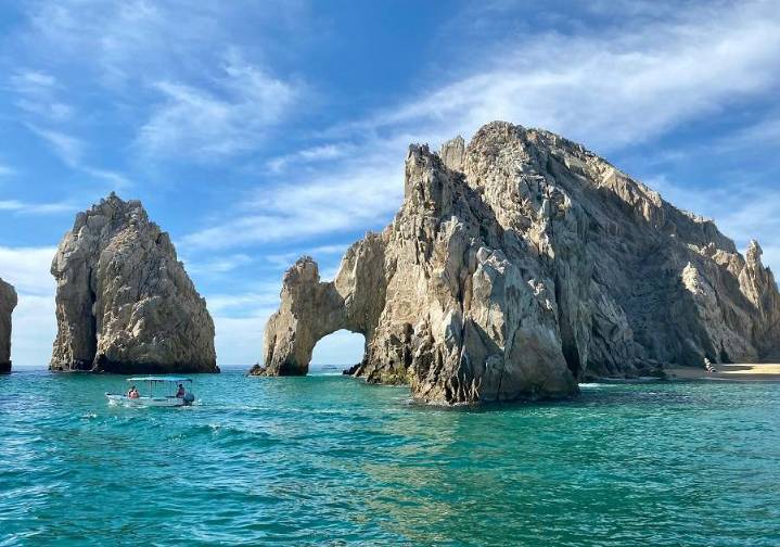 Descubre pirámides, playas, cenotes y ciudades llenas de cultura