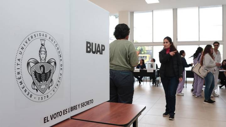 Lilia Cedillo Ramírez se perfila para reelegirse como rectora de la BUAP